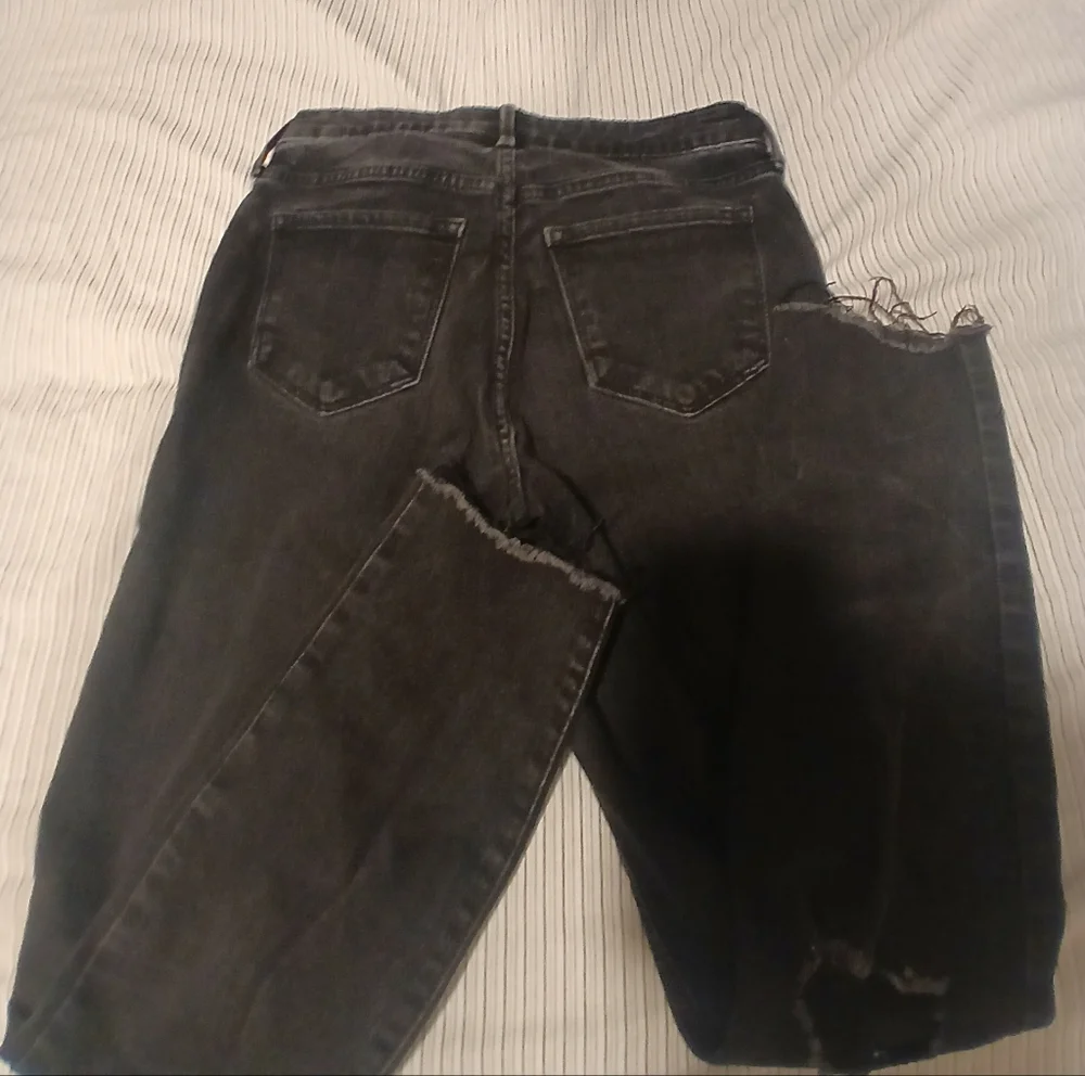 Distressed High Rise Skinny Jeans 👖 - Picture 4 of 4